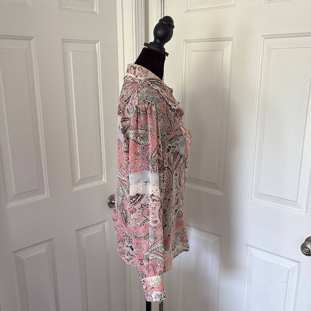 Belissimo Pastel Ruffled Button Down Blouse - Picture 4 of 12